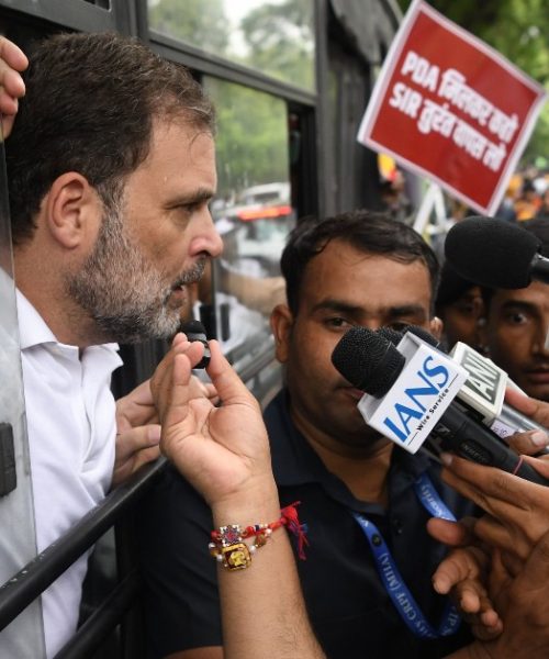 Opposition March to Election Commission: MPs Detained as Rahul Gandhi Declares Fight for the Constitution